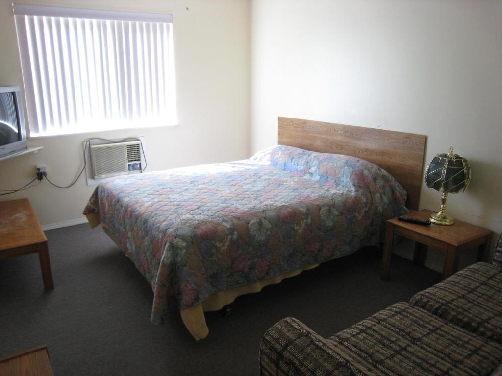 Fraser Bridge Inn And Rv Park Quesnel Room photo