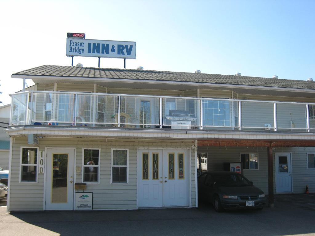 Fraser Bridge Inn And Rv Park Quesnel Exterior photo